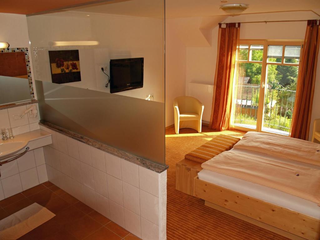 Landhotel Mariensaeule Wernstein am Inn Quarto foto